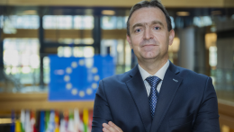 Ellenzéki összefogás és európai politika: Ódor Lajos az EP-mandátum második évéről
