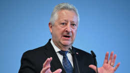 Csehország folytatja a lőszerkezdeményezést, Németország újabb 300 millió euróval támogatja a projektet