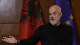 Az Európai Bizottság figyelmeztette Albániát az EU-csatlakozási feltételek betartására