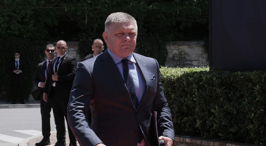 Fico: az anyakönyvi hivatal nem jegyezhet be azonos nemű külföldi házasságot