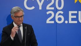Pósfai: Magyarország nem nyújt be migrációs végrehajtási tervet, és nem is tervezi