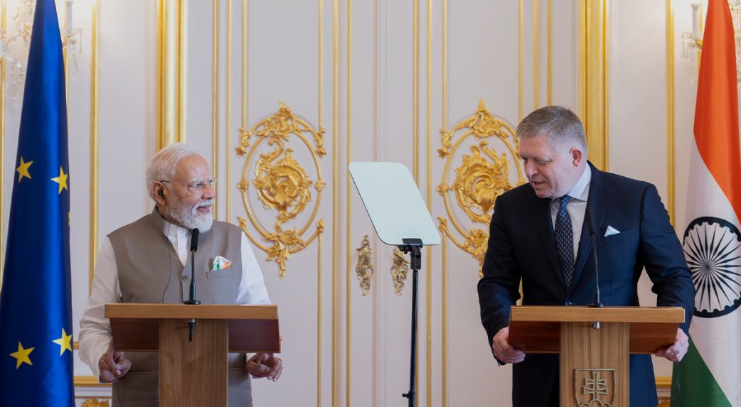 India és Szlovákia védelmi, oktatási és digitalizációs memorandumokat írt alá Módí pozsonyi látogatásán