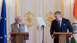 India és Szlovákia védelmi, oktatási és digitalizációs memorandumokat írt alá Módí pozsonyi látogatásán