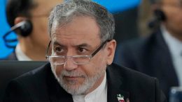 Irán és az USA pénteken új tárgyalási fordulóba kezd Svájcban