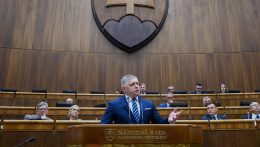 Fico kormánya túlélte a bizalmi szavazást – de az adósságkérdés megválaszolatlan maradt