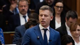 Magyar Péter alkotmánymódosítással távolítaná el Sulyok Tamást