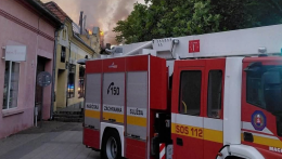 Tűz a párkányi sétálóutcában