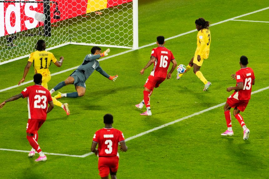 23. labdarúgó-világbajnokság: Ghána és Kolumbia is nyert
