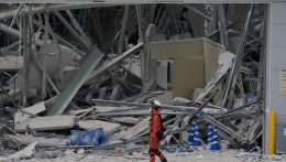 Legalább 30 halálos áldozata van a japán Kjúsú szigetét sújtó 7,1-es erősségű földrengésnek — a mentés még tart