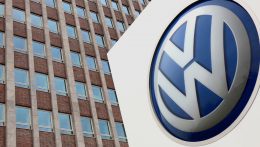 A Volkswagen felügyelőbizottsága csütörtökön dönt: 100 ezer munkahely szűnhet meg, négy németországi gyár zárhat be
