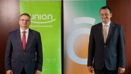KDH: a Dôvera és az Union összeolvadása az egész szlovák egészségbiztosítási rendszert egyetlen magánkézben összpontosíthatja