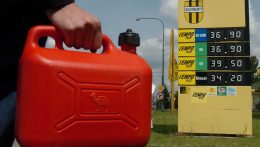 Száz dollár felett a Brent: az iráni konfliktus hónapok óta nem látott szintre hajtotta az olajárat