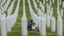 Elindult a srebrenicai békemenet a népirtás áldozatainak emlékére
