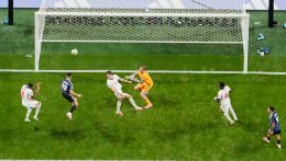 23. labdarúgó-vb, elődöntő: Argentína‑Anglia 2:1 (0:0)