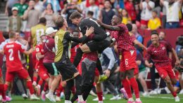 Labdarúgó-vb, nyolcaddöntő: Svájc 11-esekkel legyőzte Kolumbiát