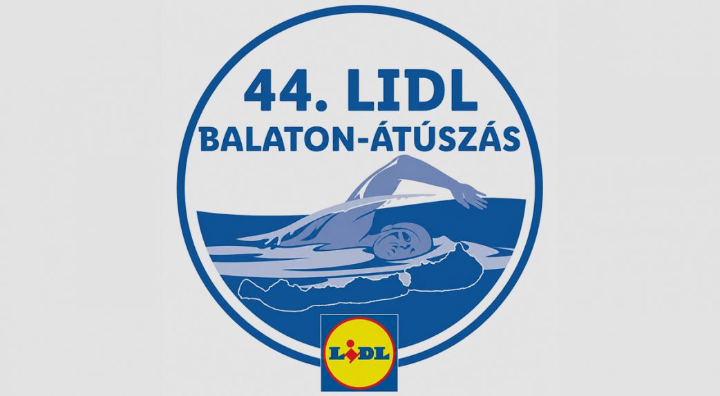 Két halasztás után elrajtolt a 44. Balaton-átúszás