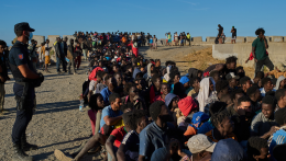 Több tízezer migráns érkezett Ceutába, többségük visszatért Marokkóba