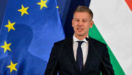 Egyre több szakértő véli úgy, hogy Magyar Péter saját magának készíti elő a megerősített államfői pozíciót