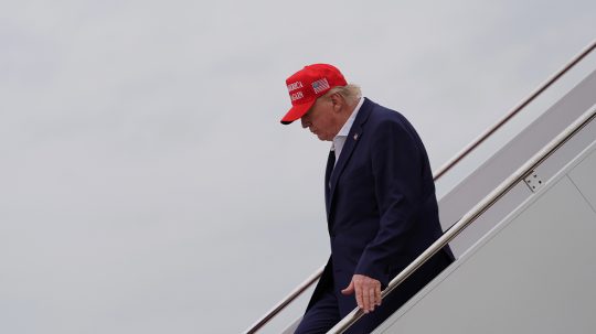 Trump népszerűsége történelmi mélypontra zuhant az iráni háború árnyékában