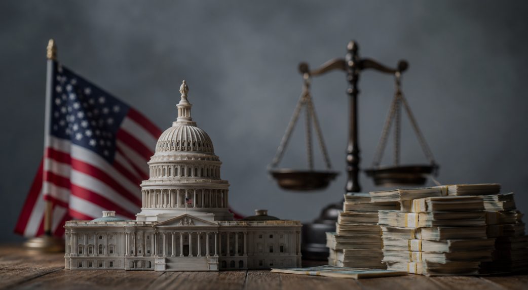 Az amerikai államadósság először haladta meg a 40 billió dollárt, miközben felgyorsul a hitelfelvétel