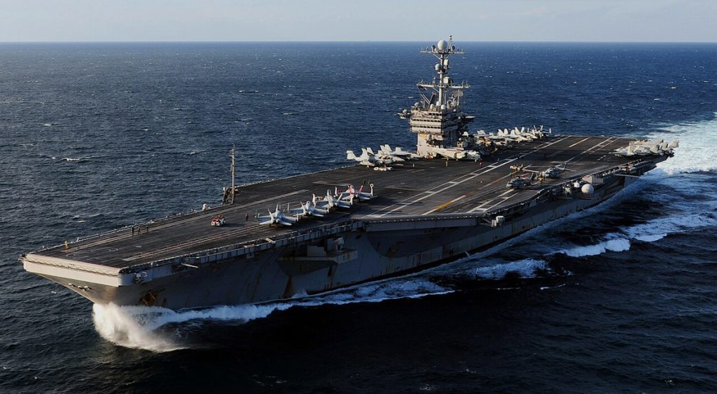 USA: A George Washington repülőgép-hordozó megérkezett a Közel-Keletre
