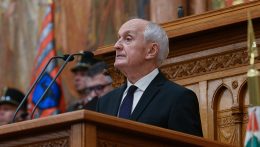 Baka András magyar államfő a közmédia hitelességének visszaszerzéséről beszélt az augusztus 20-i ünnepi műsor előtt