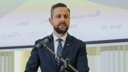 A lengyel védelmi miniszter megköszönte Szlovákiának a katonák kiküldését