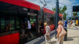 Tanévkezdéssel sűrűbb járatok és új megálló: szeptember 1-jétől változik a pozsonyi tömegközlekedés