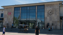Németországban minden vasútállomáson betiltják az alkoholfogyasztást