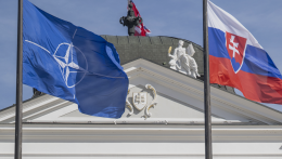A parlament jóváhagyta: legfeljebb 101 szlovák katona vesz részt a NATO keleti szárnyának védelmében