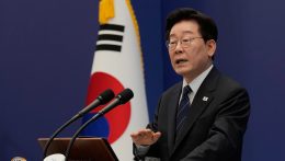 Dél-Korea bocsánatkérést követel Kijevtől az észak-koreai hadifoglyok ügyében