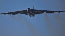 Az USA kivonta összes bombázóját a fairfordi brit bázisról a terrorgyanús letartóztatások után