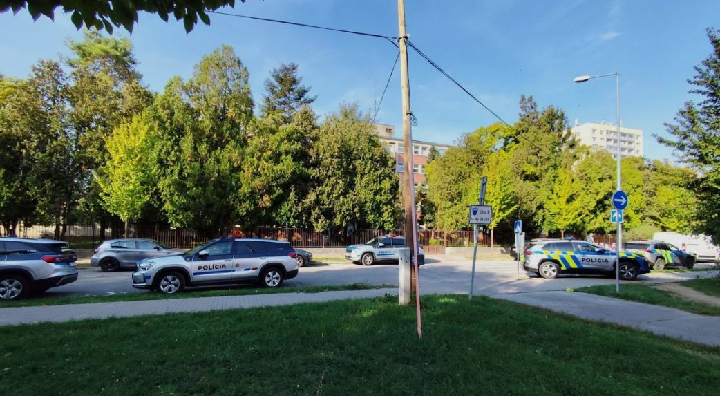 Incidens egy nagyszombati iskolában — a rendőrség nyomoz, sérültek nincsenek