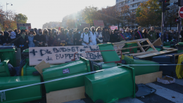 Folytatódnak a francia diáktüntetések, a kormány védi a rendőrség fellépését