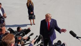 Trump-mélyrepülés és demokrata előny három héttel az amerikai félidős választások előtt