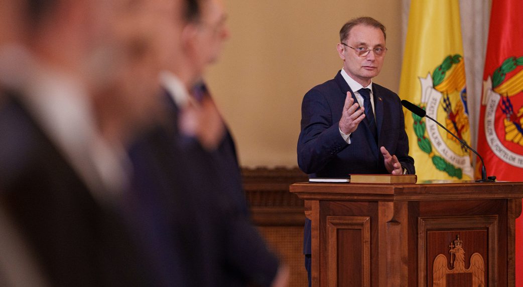 Románia parlamentje megszavazta a Niculescu-kormányt – lezárulhat a csaknem fél éves politikai válság