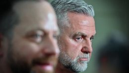 Az Očistec-per az Apači-csoport üzeneteivel és a NAKA-nyomozók elfogultságával folytatódik