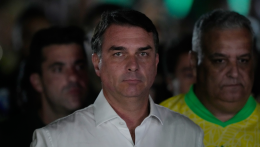 Flávio Bolsonaro nem ismeri el vereségét, a választás érvénytelenítését kéri