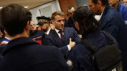 Emmanuel Macron francia elnök hétfőn Marseille-be látogatott
