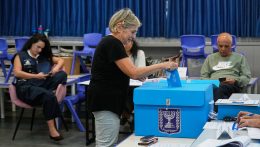 Megkezdődtek az izraeli Knesszet-választások – Netanjahu és Eizenkot fej-fej mellett a felméréseken