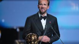 Harry Kane, a Bayern csatára kapta az Aranylabdát 2026-ban